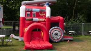Funjoker Bottrop-Hüpfburg leihen-Feuerwehrauto