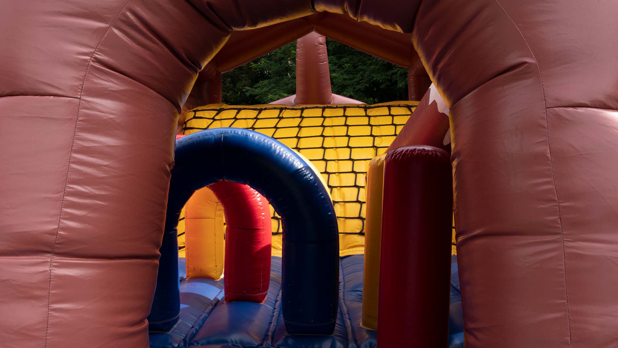 Schausteller und Eventbetrieb Funjoker aus Bottrop-Wikingerschiff mieten Innenansicht